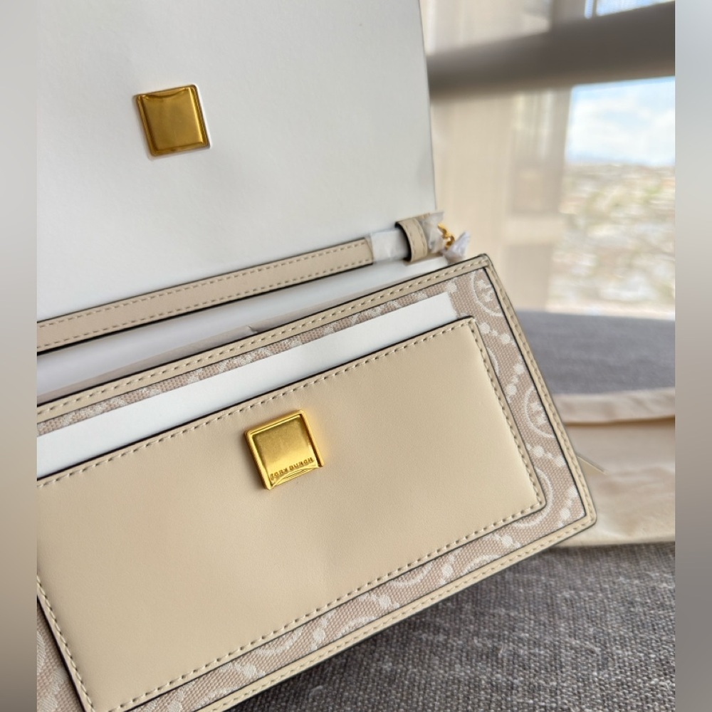 Tory Burch Beige and White Shoulder Bag - Picture 5 of 11